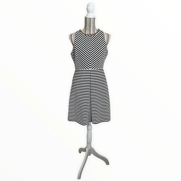 JESSICA SIMPSON | Black & White | Striped Fit and Flare Dress - Picture 3 of 12